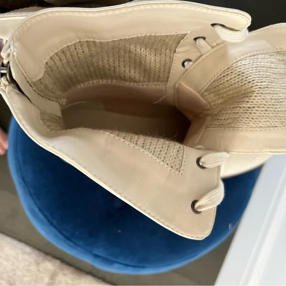 Fall boots - Picture 2 of 3